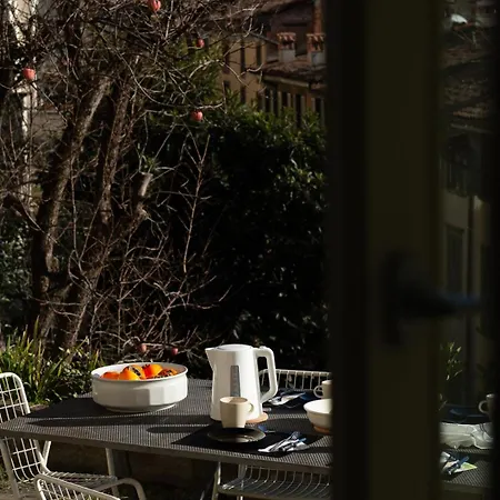 Historical Dwelling In Palazzo Terzi Villa *